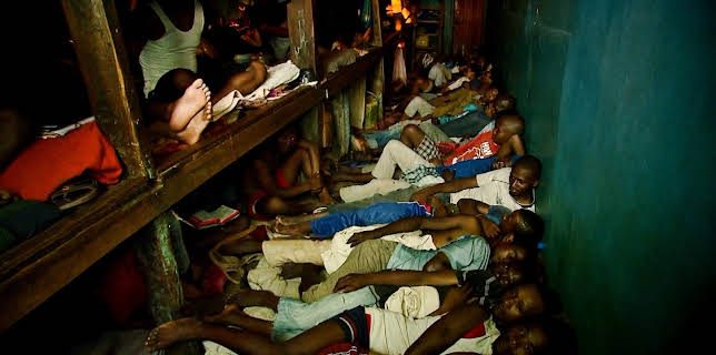 20:15: Überleben hinter Gittern | ZDFinfo | 12/5 2025