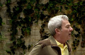 Dear Neighbours: Lost cellphone