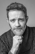 Gaspard Nicolas Perrier som Porter for the Salomons