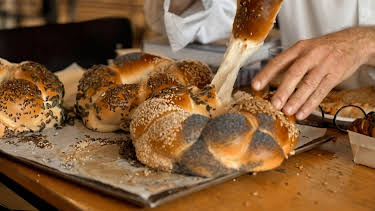 08:20: Guddommelig mat: Brød og mirakler | NRK 2 | 4/4 2026