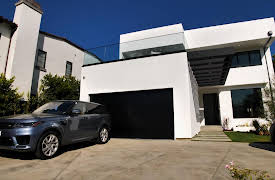 Luxury Homes Revealed: A Modern Masterpiece