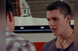 Alien Surf Girls, Season 1: Alien Attraction