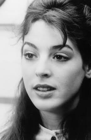 Jodi Thelen as Linda