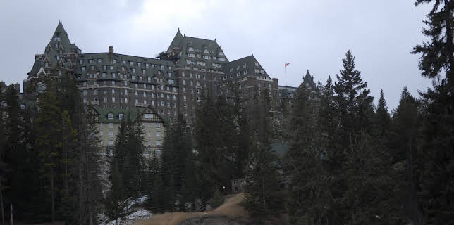 21:45: Ein Schloss in den Rocky Mountains | 3SAT | 12/23 2025