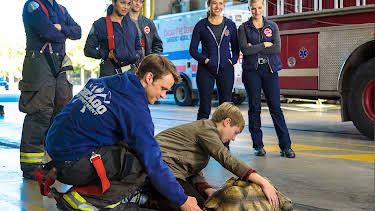 03:00: Chicago Fire (S4 E8) (S4) | Viasat Series | 8/28 2026