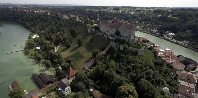 15:05: Burgen - Mythos und Wahrheit | ZDFinfo | 2/18 2026