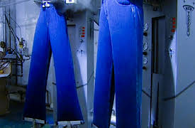 How It's Made: Volume 1: paper, jeans, computers, and plate glass are made