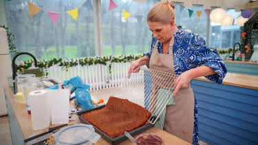 13:25: Bakemesterskapet: Kakerekruttene – del 1 | NRK 2 | 4/13 2026