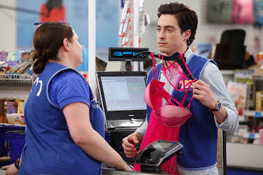 12:20: Superstore (S1 E10) (S1) | Viasat Series | 5/10 2026