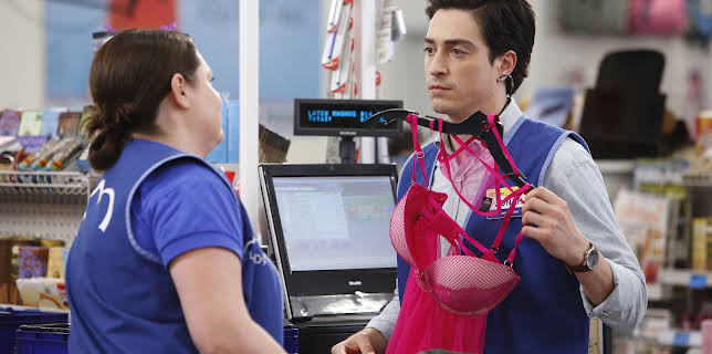 19:40: Superstore (S1 E10) (S1) | Viasat Series | 11/27 2025