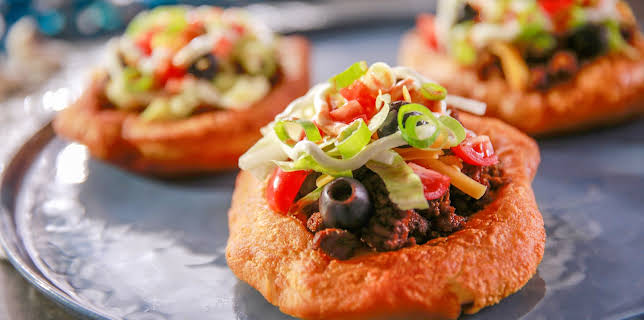 18:25: Girl Meets Farm  (S7 E2) (S7) | TLC | 1/14 2026