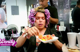 Wendy: Perdida pero famosa season-1: Wendy: Perdida pero famosa - Haciendo lo que más me gusta: comer