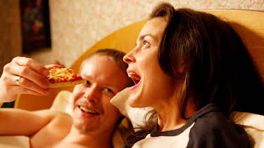 14:00: Sykt lykkelig | Viasat Film Hits | 4/29 2026