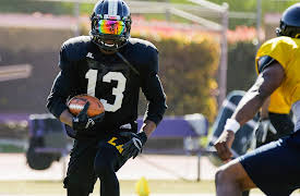 4th and Loud: Season 1: History Begins