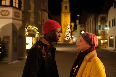 02:15: Weihnachtspäckchen ... haben alle zu tragen | ZDF | 11/28 2025