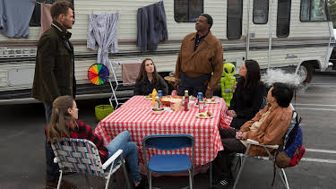 06:00: Community (S6 E5) (S6) | Viasat Series | 4/7 2026