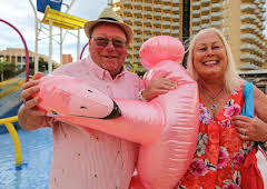 Hotel Benidorm: Sun, Sea & Sangria