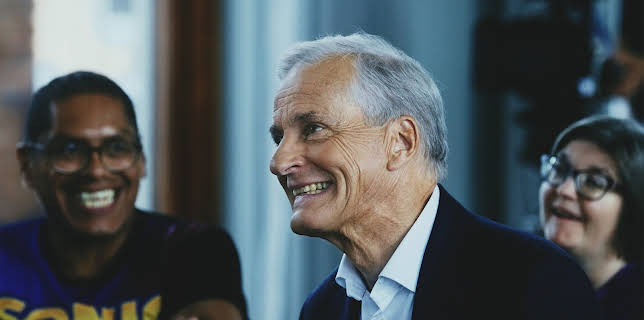 10:10: A-laget: Jonas Gahr Støre | NRK 2 | 12/22 2025