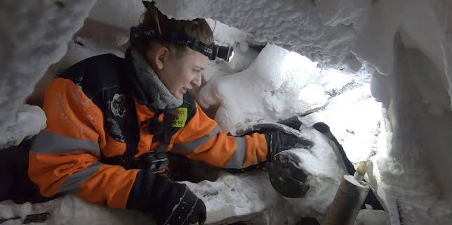 07:00: Frusna vägar (S14 E8) (S14) | TV3 | 12/26 2025