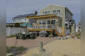 Beach Hunters, Season 1: Waterfront Home on Long Island