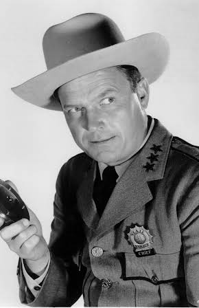 Ralph Meeker as Capt. Moretti