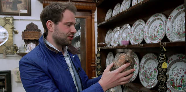 06:30: Antiques Road Trip (S23 E3) (S23) | TV8 | 11/10 2025