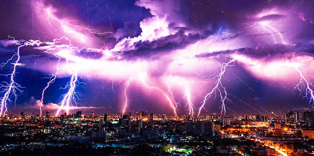 2:00 AM: World's Deadliest Weather: Caught on Camera | Paramount | 12/21 2025