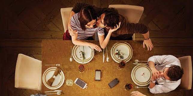 22:44: Perfectos desconocidos (IMDb 6.9) | Comedy Central | 1/19 2026