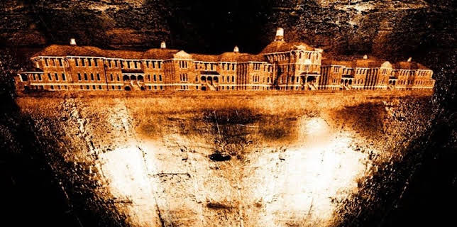 Grave Encounters (2011)