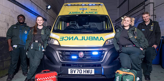 12:10 AM: 999: On the Front Line | More 4 | 2/1 2026