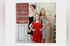 The Treetop Sisters: Very Merry Christmas