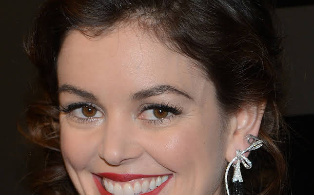 Nora Zehetner