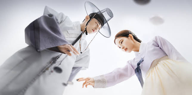 Captivating the King