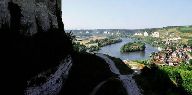 9:00 PM: A History of Britain by Simon Schama (S1) | BBC Four | 3/10 2026