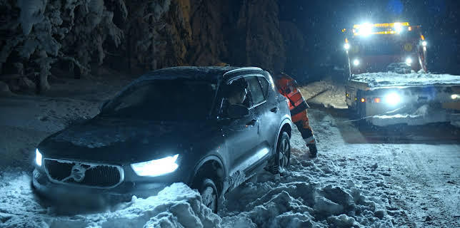 13:55: Frusna vägar (S12 E7) (S12) | TV3 | 12/3 2025