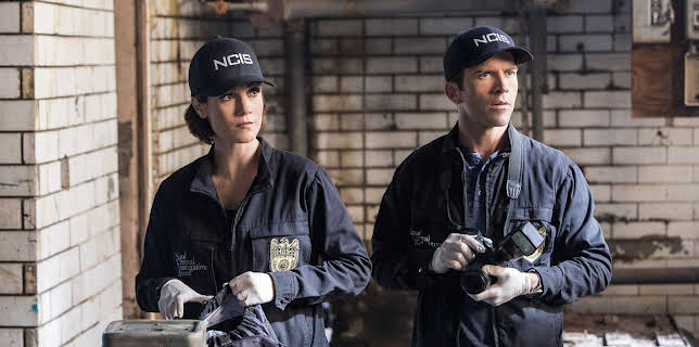 20:15: Navy CIS: New Orleans | Sat1 Gold | 12/3 2025