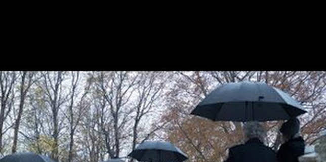 10:16: Surrealestate (T2): Ep.7 Dioses y Monstruos | SYFY | 3/9 2026