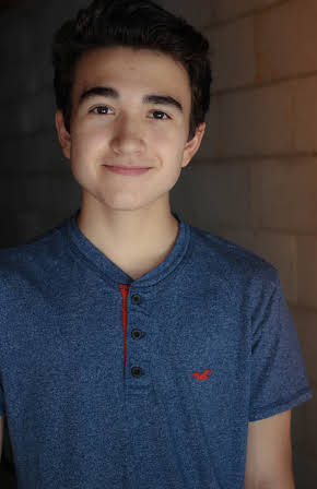 Matthew J. Vasquez as Derek 
  
  
  (as Matthew Jose Vasquez)