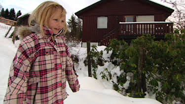 12:25: Her er eg!: Her er eg! Laura | NRK Super | 4/27 2026