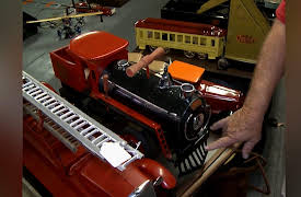 Auction Insider Bid America: Shiny Happy Things