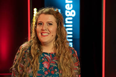 04:40: Franziska Wanninger - Live auf der Bühne! | 3SAT | 8/8 2026