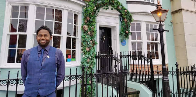 6:15 PM: Four in a Bed | More 4 | 12/7 2025