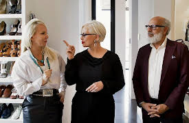 Extravagant Spaces: The Home Carved in the Side of a Mountain