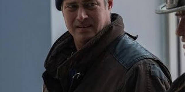 00:59: Chicago Fire (T13): Ep.17 Una bestia así | AXN | 1/27 2026