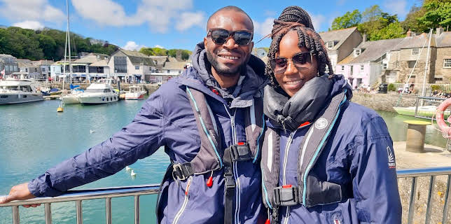 1:40 AM: Rich Holiday, Poor Holiday (S4 E4) (S4) | 5 Select | 2/7 2026