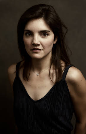 Caroline Raynaud as 