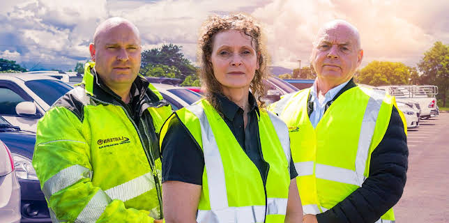 3:35 AM: Car Pound Cops | 5 Star | 11/1 2025