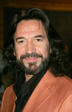 Marco Antonio Solís as 