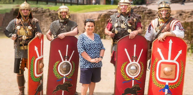 11:00 PM: Susan Calman's Grand Day Out (S8 E2) (S8) | 5 Select | 2/2 2026