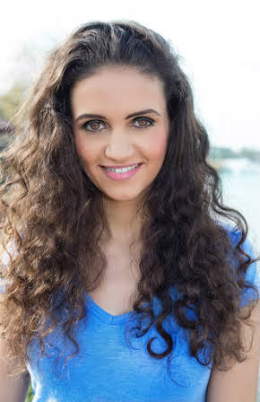 Yasmin Qudah as Student